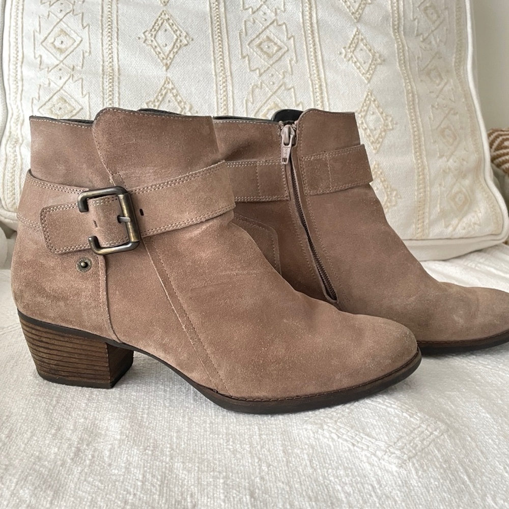 Paul Green Jano Moto Booties Beige Suede Buckle Chunky Heel Size 7, fit like 8.5 - Picture 7 of 14